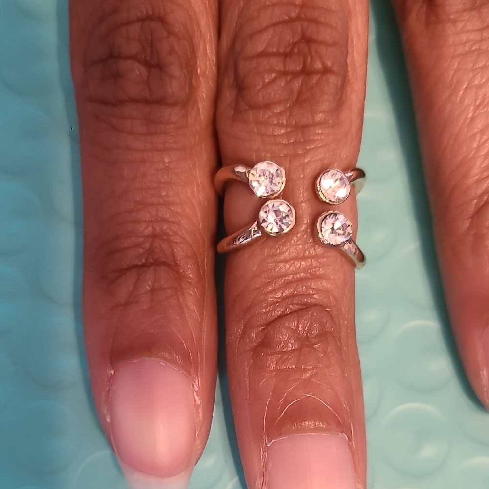Elegant Gold Women's Knuckle Ring